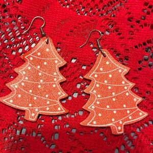 NEW B3G1 🎄"CHRISTMAS TREE" Holiday Earrings- red